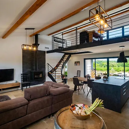 Lovely In With House A Panoramic View *